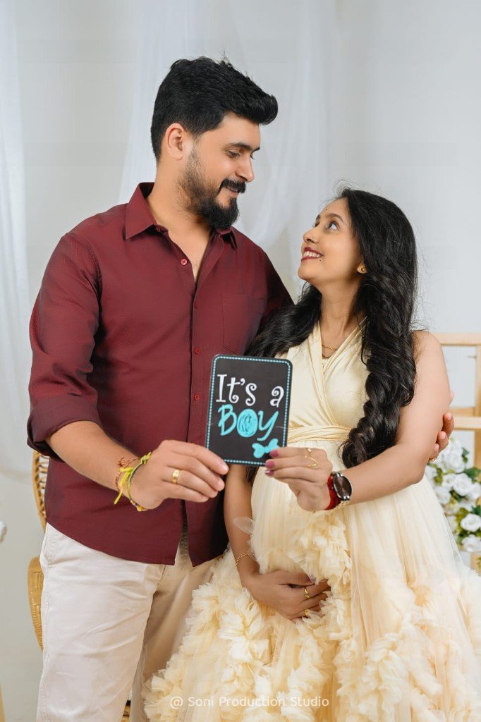 Maternity gender reveal — It's a Boy