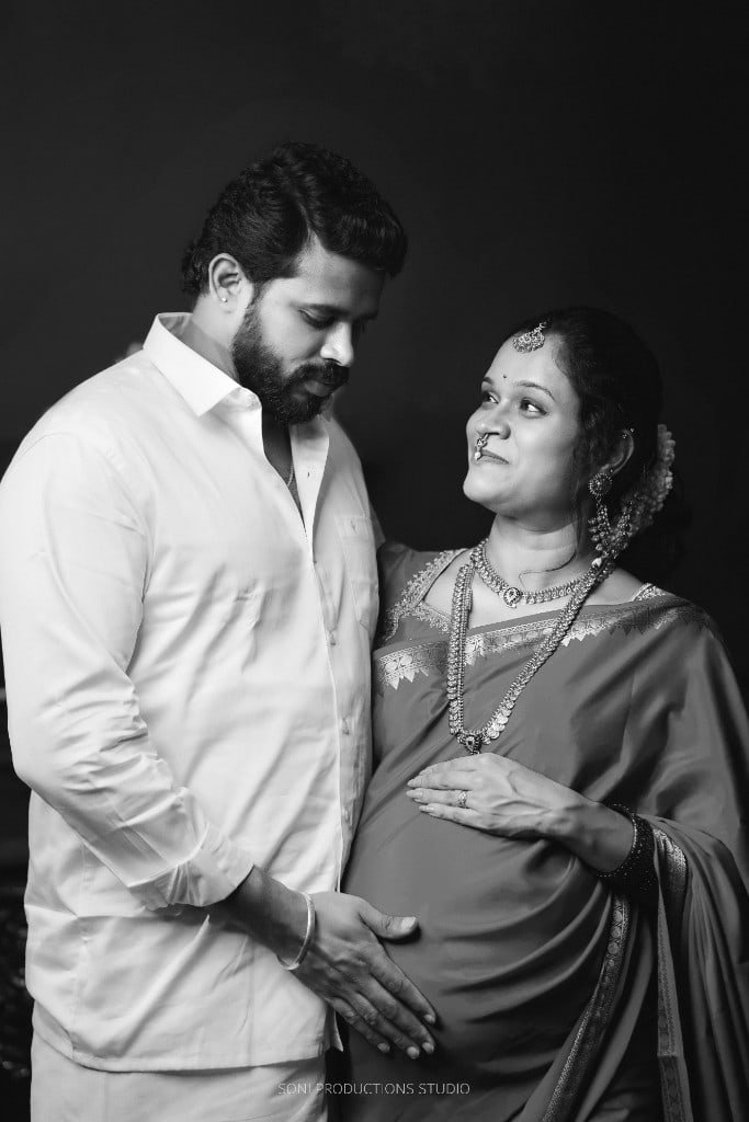 Maternity portrait focusing on the baby bump