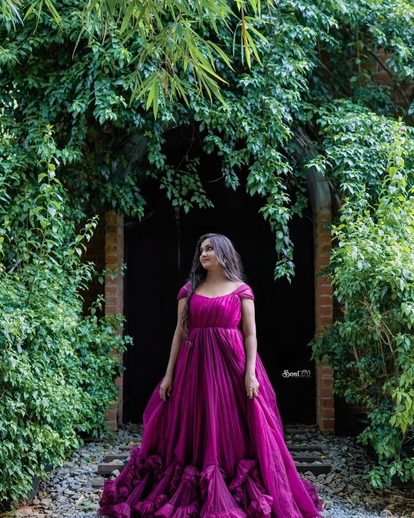 Pre-wedding portrait in a magenta gown